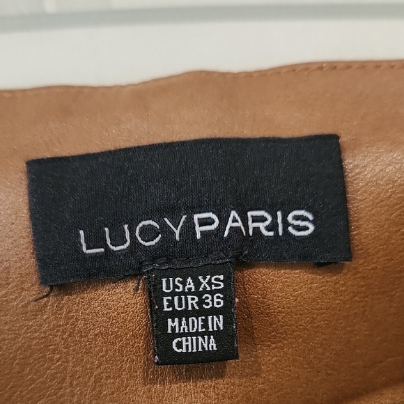 Brown Chinos with Tailored‎ Fit and Smooth Fabric - Picture 2 of 4